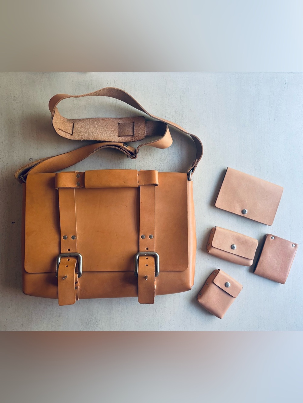 Mr. Lentz Leather messenger bag / travel set